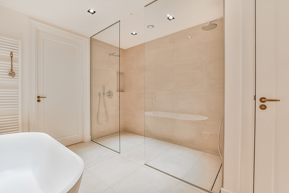 台南 居家鍍膜｜浴室鏡面 抗水痕易清潔 前後對比